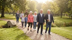 一歩一歩が大切：普通の散歩がマラソンより有益な理由