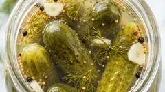 きゅうりの漬け汁を捨てないで：意外な活用法